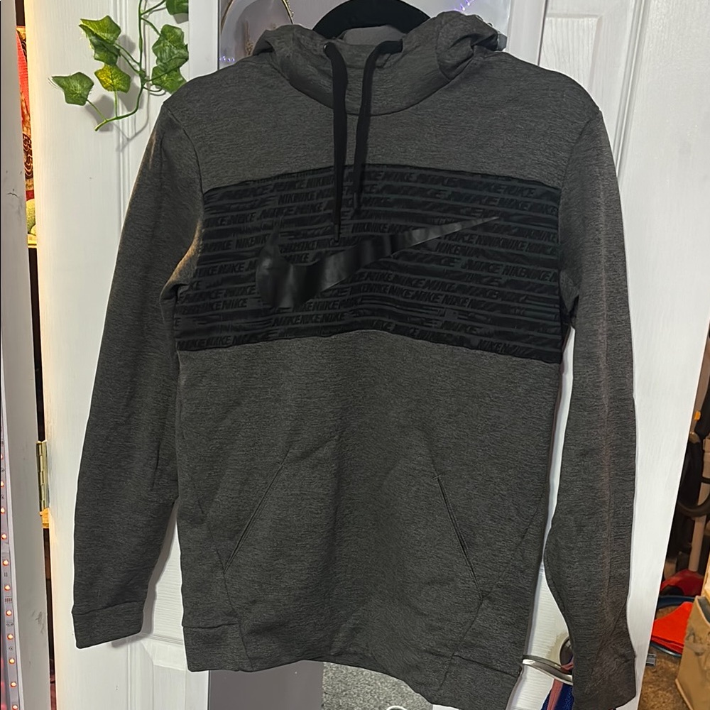 Nike Men's Gray Hoodie